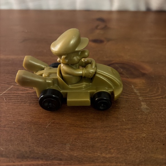 2024 McDonald's Happy Meal Nintendo Gold Mario Cart - Picture 4 of 5